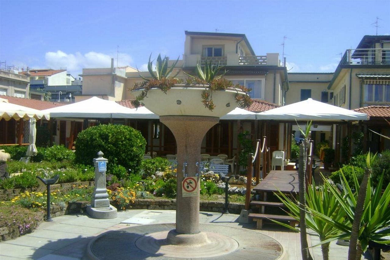 Hotel La Petite Maison Viareggio Luaran gambar